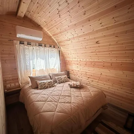 Casa Leandro Glamping Wooden Tiny House شاليه
