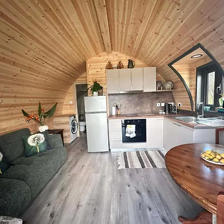 Casa Leandro Glamping Wooden Tiny House شاليه لاشي