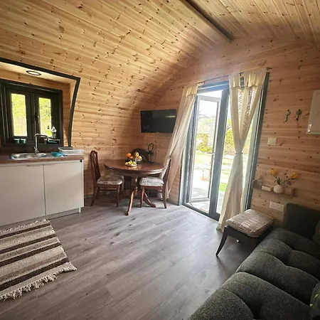 شاليه Casa Leandro Glamping Wooden Tiny House لاشي